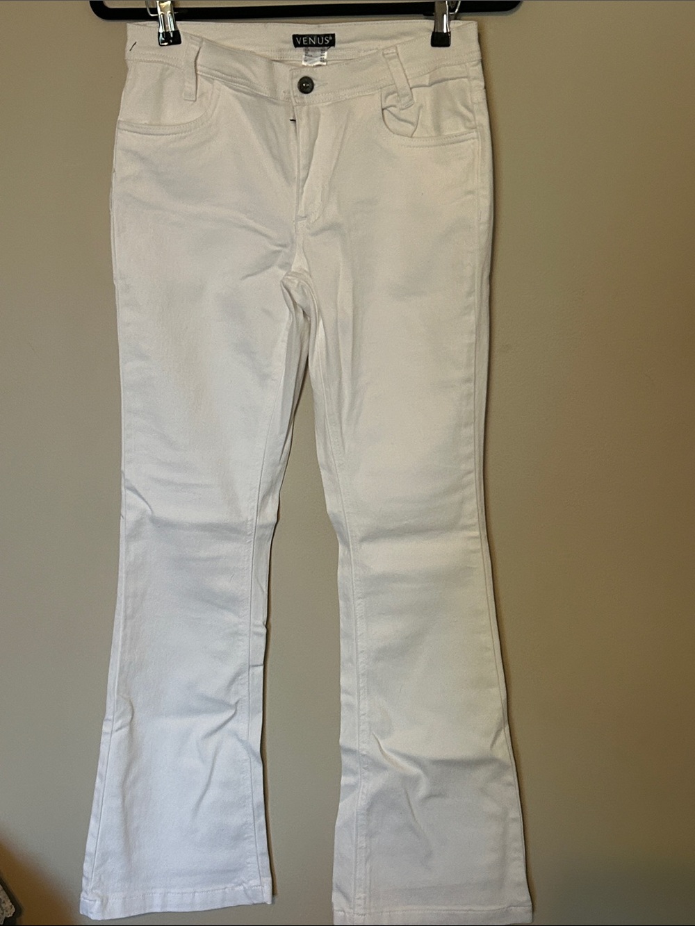 VENUS White Flare Jeans with Subtle Stretch